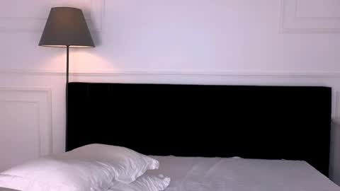 noraaddams online show from April 9, 6:19 am