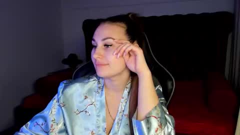 NoraFoxes online show from November 25, 12:48 pm