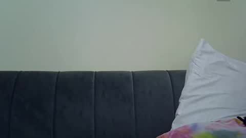 Snapshot of norah_pure chatting on January 9, 4:19 am norah_pure online show from January 9, 4:19 am