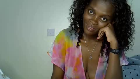 Snapshot of norah_pure chatting on December 26, 12:25 am norah_pure online show from December 26, 12:25 am
