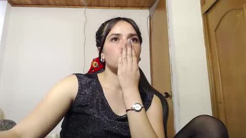 noreen_ online show from January 12, 6:37 pm