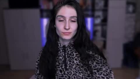 Hazel online show from March 1, 9:52 pm