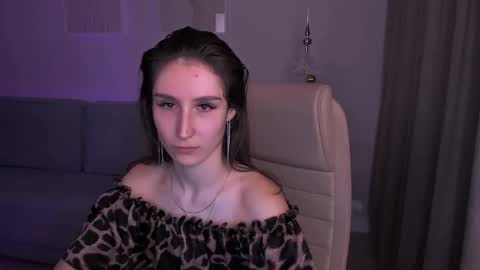 Snapshot of north_valkyrie chatting on January 31, 3:11 pm Hazel online show from January 31, 3:11 pm