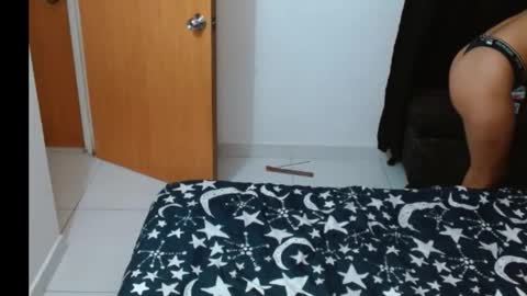 novaperotti online show from October 23, 9:15 pm