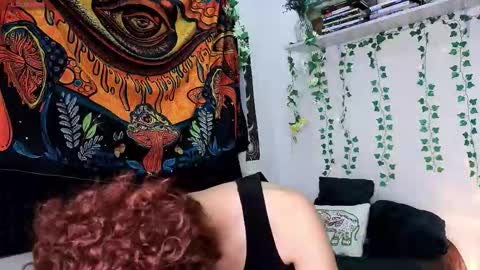 maxie online show from March 12, 5:00 am