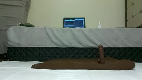 nude fucker 69 online show from December 20, 11:55 pm