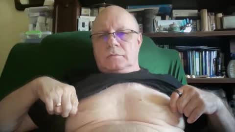 nukiss online show from April 7, 9:22 am