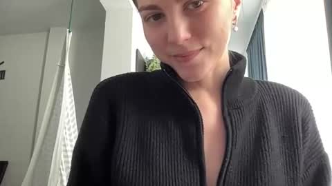 Snapshot of nursedoll chatting on October 18, 6:17 am Ema online show from October 18, 6:17 am