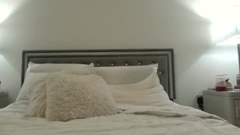 nursekittyslut online show from January 13, 1:34 am