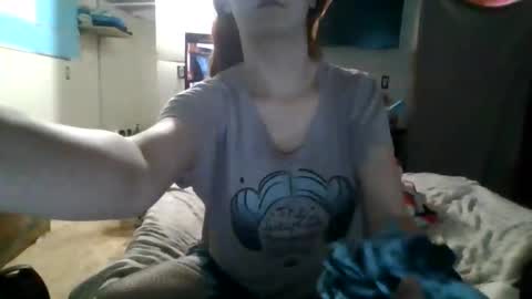 nuthin2cee online show from December 2, 9:07 am