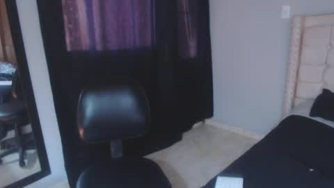 Snapshot of nyahmackenzie chatting on December 6, 6:00 pm NyahMackenzie online show from December 6, 6:00 pm