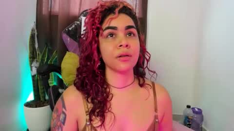 Nia online show from November 23, 7:12 pm