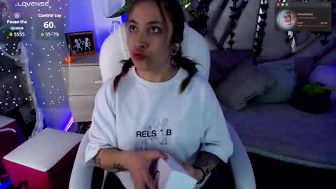 Alex   .    online show from November 2, 2:44 am