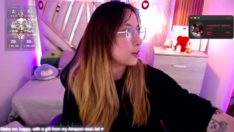 Alex   .    online show from May 21, 3:24 am