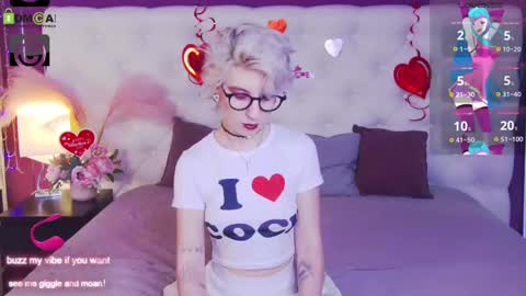 Snapshot of obedientt_ chatting on February 10, 1:11 pm Moonlight online show from February 10, 1:11 pm