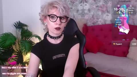 Snapshot of obedientt_ chatting on February 27, 12:34 pm Moonlight online show from February 27, 12:34 pm