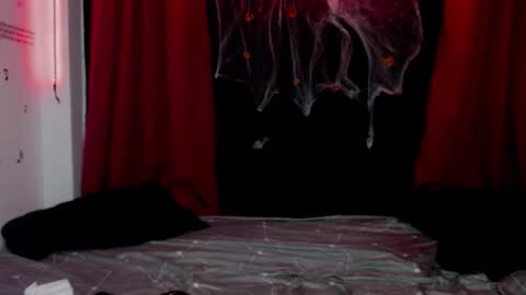 Snapshot of obey_missraven chatting on October 30, 5:08 am obey_missraven online show from October 30, 5:08 am