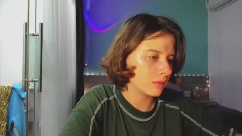 Evie online show from December 29, 12:55 pm