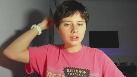 Evie online show from December 22, 12:34 pm