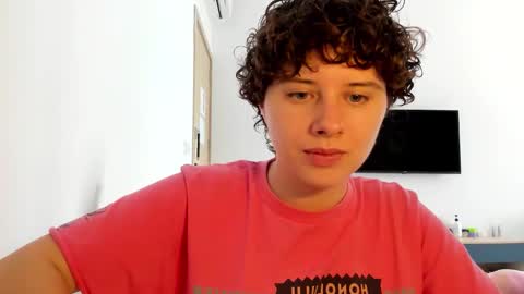 Evie online show from February 20, 6:26 am