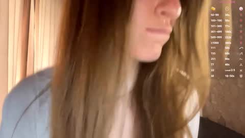 Mia online show from September 28, 8:34 am