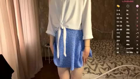 Mia online show from December 3, 9:21 am