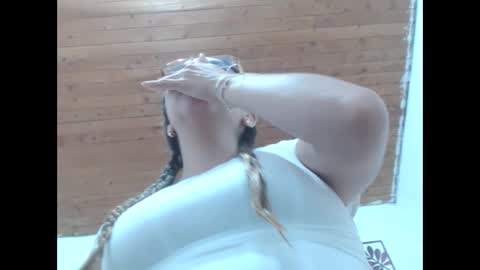 Snapshot of odette_brigh_ chatting on October 8, 10:27 pm Val online show from October 8, 10:27 pm