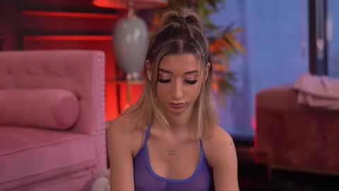 Odette online show from November 7, 7:11 am