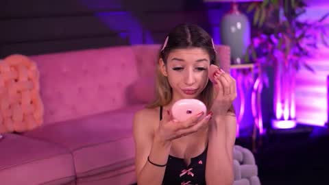 Odette online show from February 14, 7:11 am