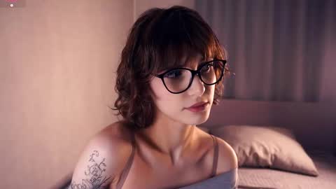 Thea online show from November 26, 7:32 pm