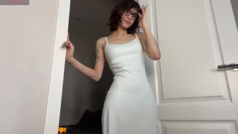 Thea online show from March 5, 4:43 am