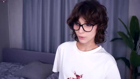 Thea online show from October 15, 7:47 pm