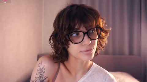 Thea online show from December 14, 7:09 pm