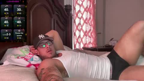 officialkanehart online show from February 15, 9:24 pm