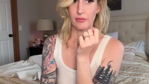 Tams online show from November 24, 5:11 pm