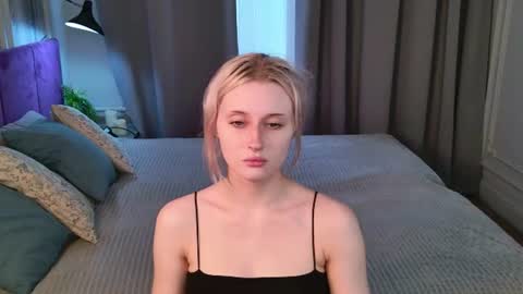 Lily online show from July 4, 1:26 pm