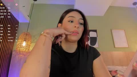 Holly online show from May 13, 4:05 pm