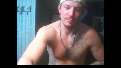 Snapshot of oh_you_know69 chatting on February 3, 8:46 am who dares  toss me some  tips lets have fun online show from February 3, 8:46 am