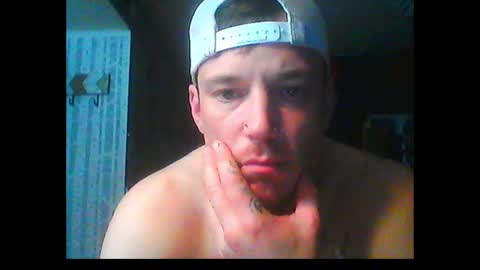 Snapshot of oh_you_know69 chatting on March 3, 10:49 am who dares  toss me some  tips lets have fun online show from March 3, 10:49 am
