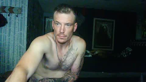Snapshot of oh_you_know69 chatting on September 27, 10:57 am who dares  toss me some  tips lets have fun online show from September 27, 10:57 am