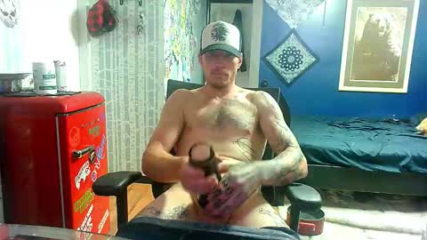 Snapshot of oh_you_know69 chatting on October 24, 7:03 pm who dares  toss me some  tips lets have fun online show from October 24, 7:03 pm