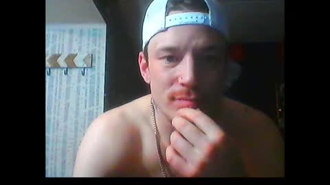 Snapshot of oh_you_know69 chatting on January 27, 2:31 am who dares  toss me some  tips lets have fun online show from January 27, 2:31 am