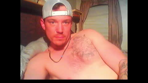 Snapshot of oh_you_know69 chatting on March 6, 7:14 am who dares  toss me some  tips lets have fun online show from March 6, 7:14 am