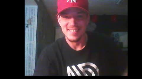 Snapshot of oh_you_know69 chatting on December 30, 6:53 am who dares  toss me some  tips lets have fun online show from December 30, 6:53 am