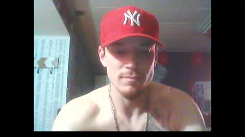 Snapshot of oh_you_know69 chatting on January 11, 9:36 am who dares  toss me some  tips lets have fun online show from January 11, 9:36 am