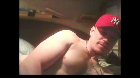 Snapshot of oh_you_know69 chatting on February 19, 2:01 pm who dares  toss me some  tips lets have fun online show from February 19, 2:01 pm