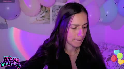 ohanna_ online show from April 10, 10:47 pm