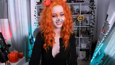 Snapshot of ohclementinee chatting on October 20, 8:41 am Clementine Clem online show from October 20, 8:41 am