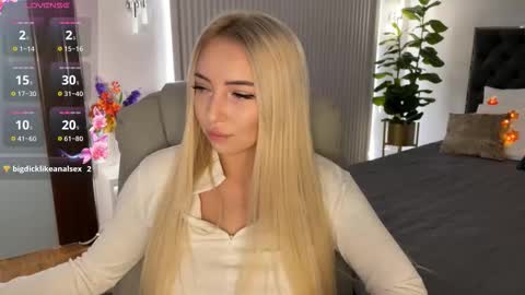 Emma online show from October 3, 2:10 am