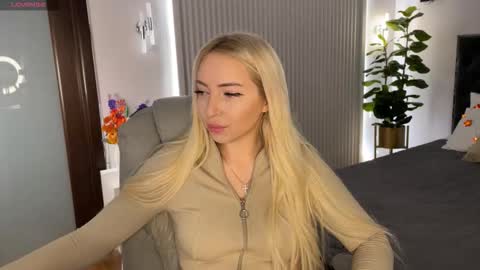 Emma online show from October 14, 1:08 am